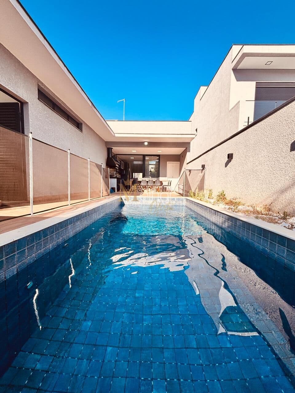 Casa com 3 suítes, piscina e área gourmet em condomínio fechado em Bragança Paulista