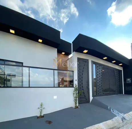 Casa 100% térrea de esquina a venda em loteamento aberto em Bragança Paulista-SP