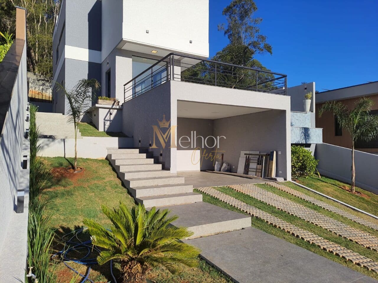Residência de Alto Padrão com Design Sofisticado