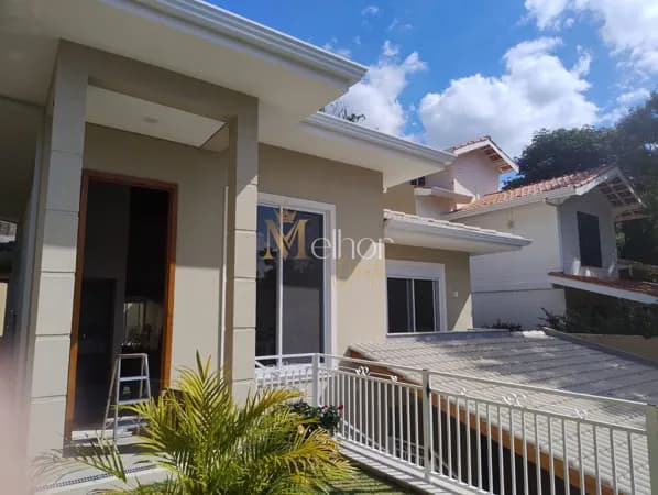 MODERNA RESIDÊNCIA EM CONDOMÍNIO FECHADO – ATIBAIA