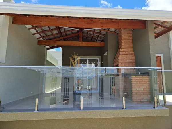 Casa à venda em Bom Jesus dos Perdões – 3 dormitórios e suíte