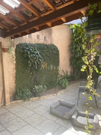 Casa Térrea com 3 Dormitórios, Suíte e Edícula — Próxima ao Metrô Guilhermina, SP