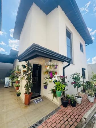 🏡 Seu Novo Lar em Condomínio Tranquilo e Completo!