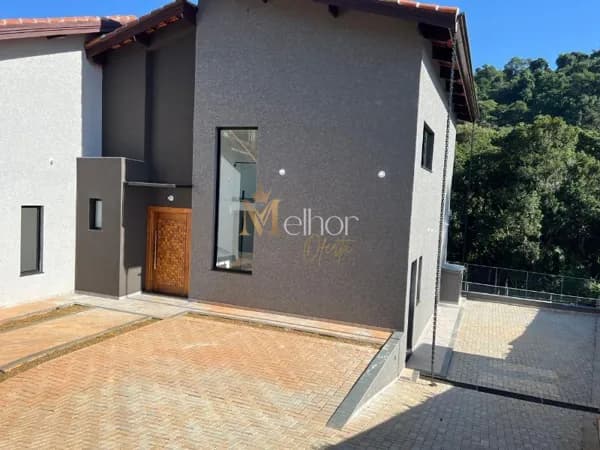 Casa em Condomínio à Venda – 3 Suítes | 318 m² Construídos | Terreno de 1.457,50 m²