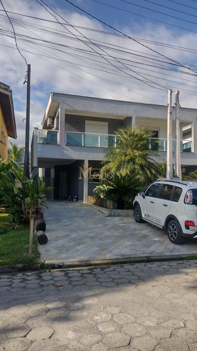 Sua Casa de Praia em Bertioga te Espera!