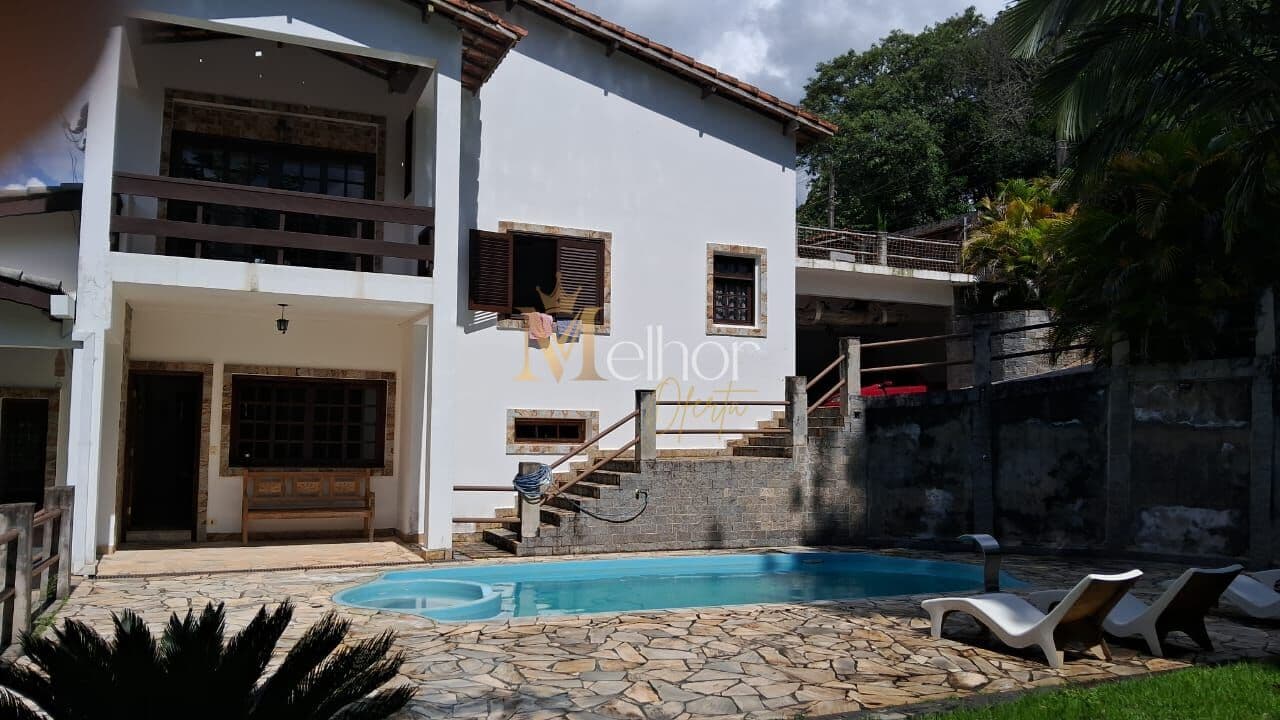 Espaçosa Casa em Condomínio – Mairiporã, SP! 🏡🌿