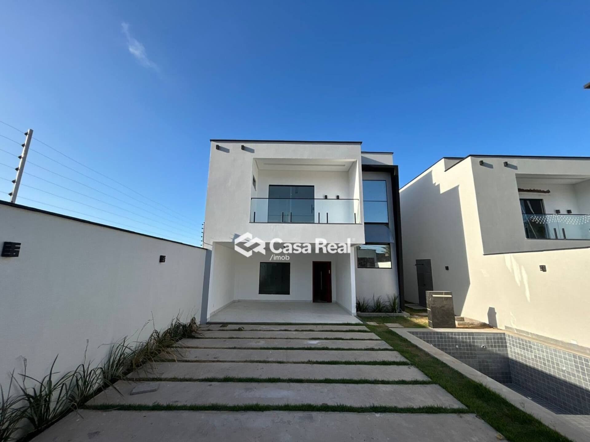 Casa com 4 quartos sendo uma suíte master com closet e varanda, area gourmet e piscina no Araçagy
