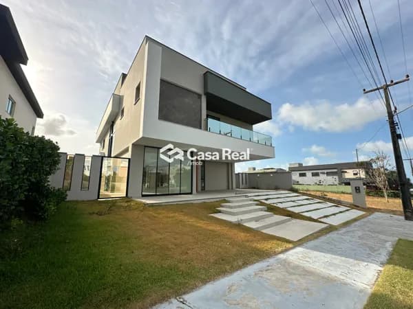 Casa com 3 suites e area de lazer completa no Alphaville!!!