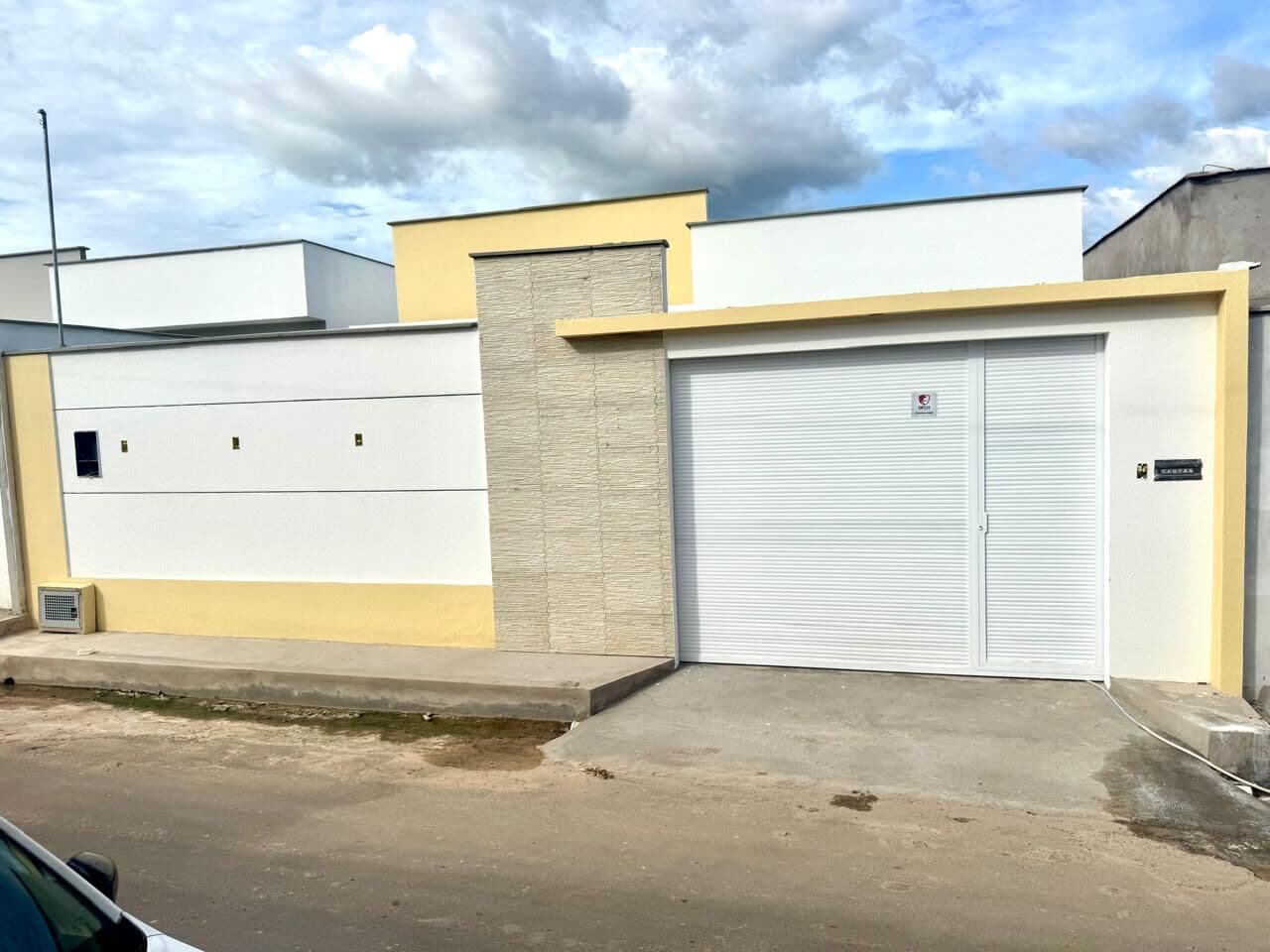 Casa com 2 quartos, sendo uma suíte no Alto do Jaguarema