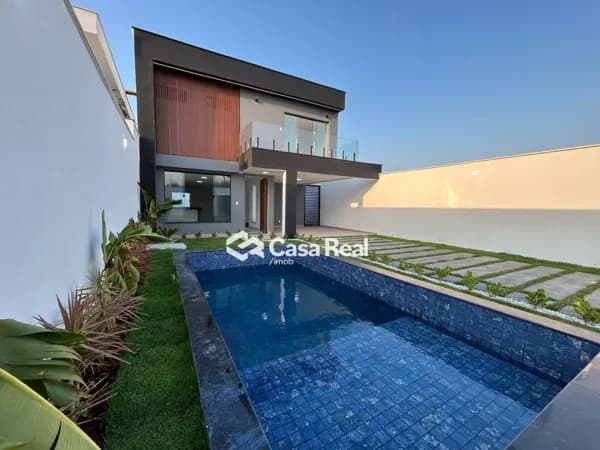 Casa com 4 quartos sendo 2 suítes master e piscina próximo a praia do Araçagy!!!