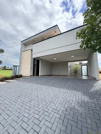 Casa Alto Padrão em Setor Pauzanes, Rio Verde/GO
