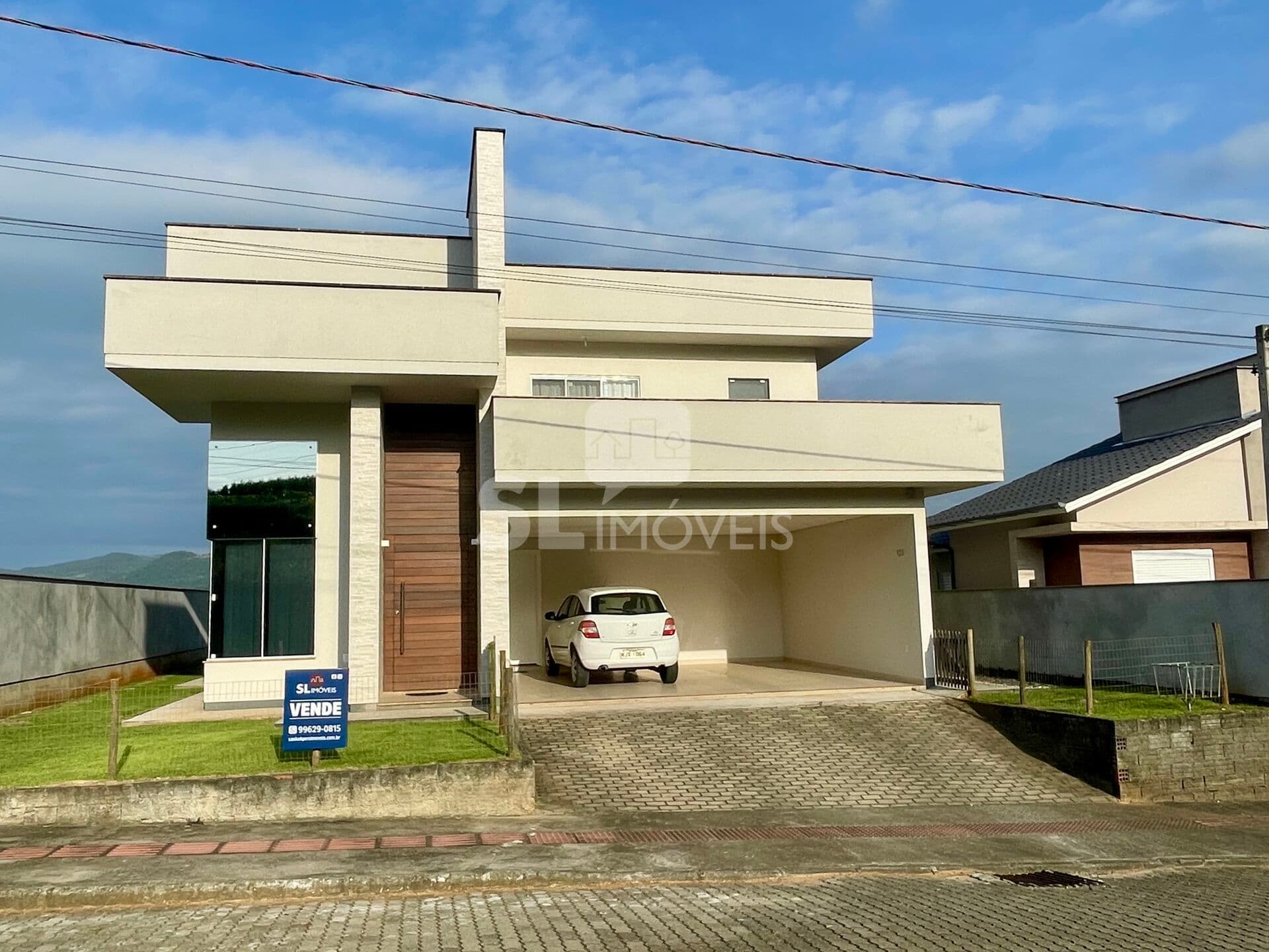 CASA COM VISTA ÚNICA - PARQUE RESIDENCIAL LARANJEIRAS
