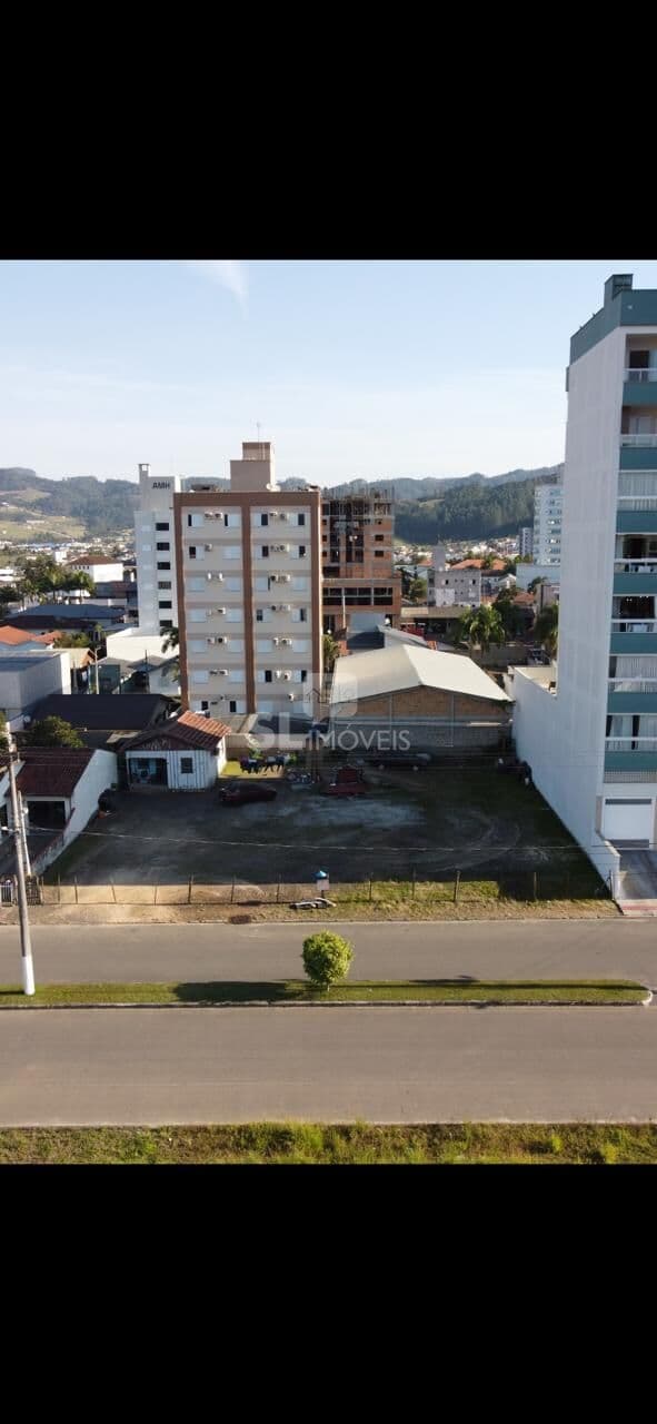 LOTES AMPLOS IDEAL PARA PRÉDIOS OU RESIDÊNCIAS DE ALTO PADRÃO