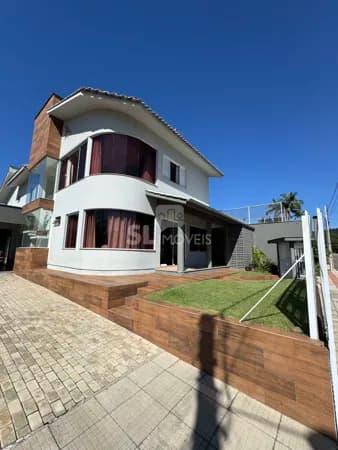 CASA ESPAÇOSA NO CENTRO DE SÃO LUDGERO