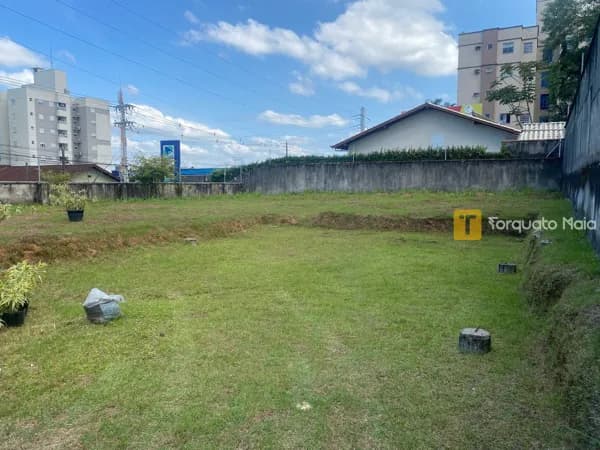 Oásis de Luxo e Segurança: Terreno Exclusivo em Condomínio Fechado em Joinville