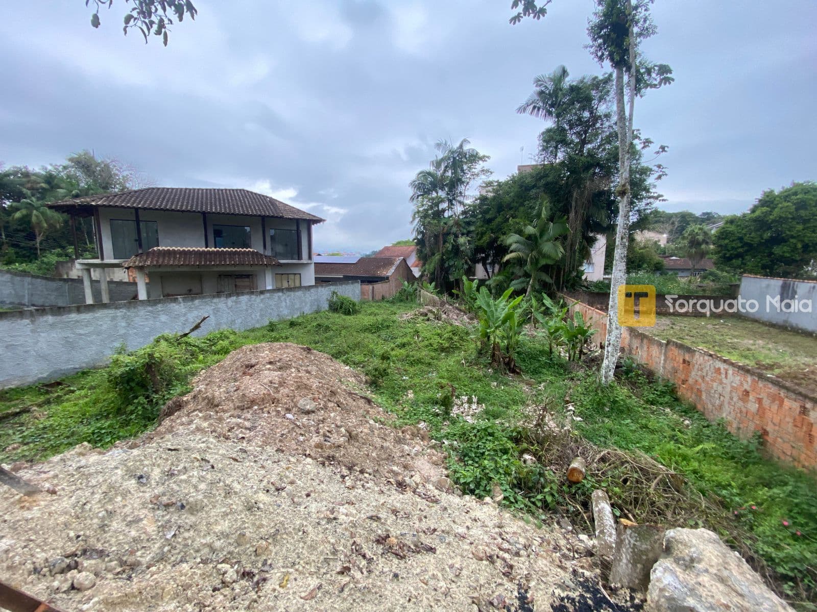 Terreno em Região Alta no Bairro Floresta – Ideal para Geminados ou Prédio