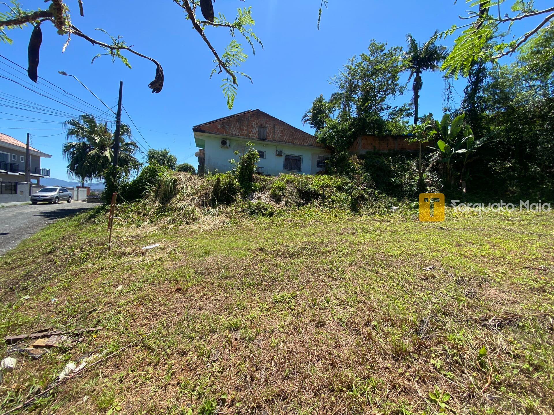 Terreno alto com projeto aprovado e vista privilegiada