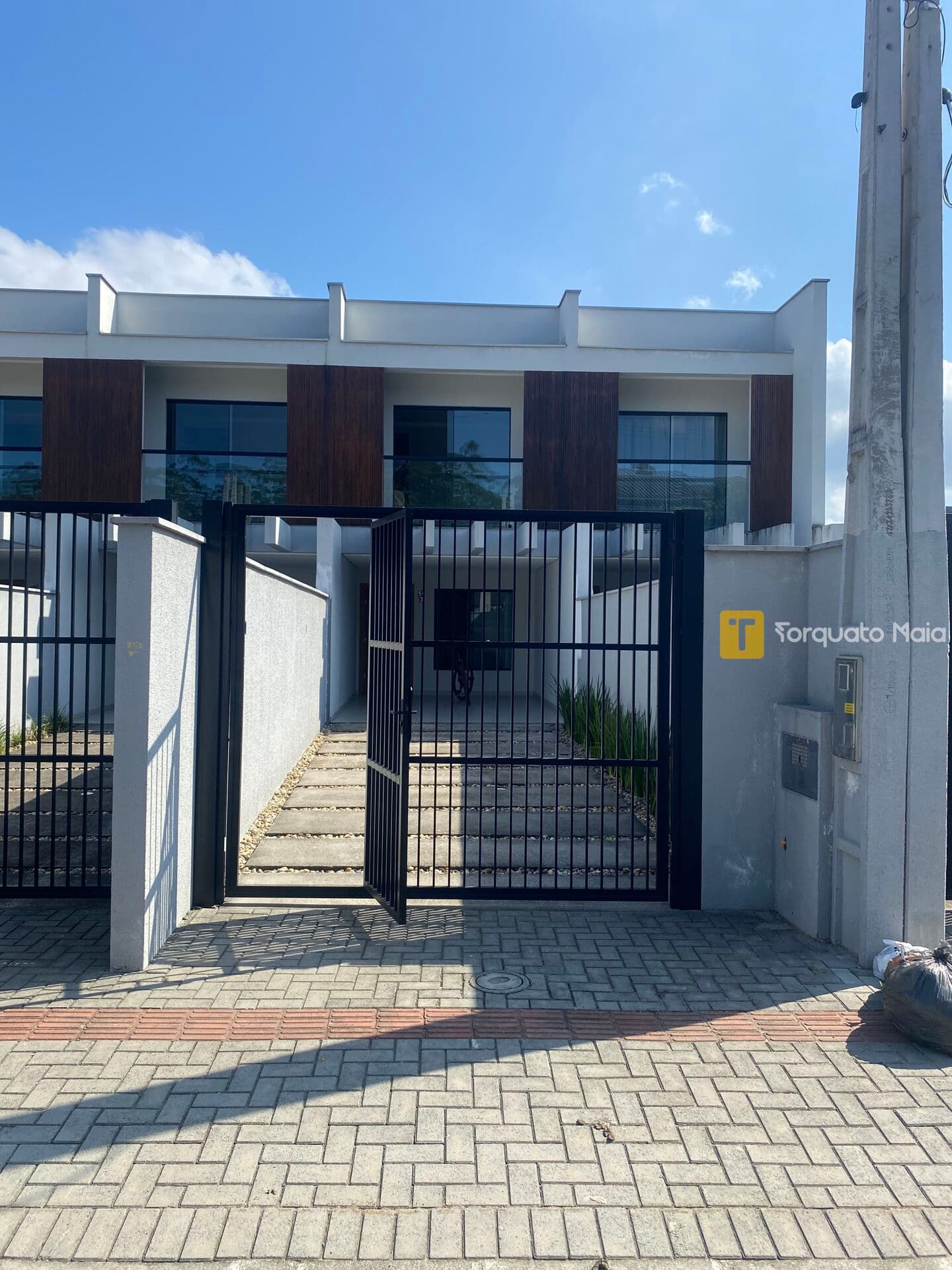 Sobrado três quartos 1 suíte no Bairro Boa Vista