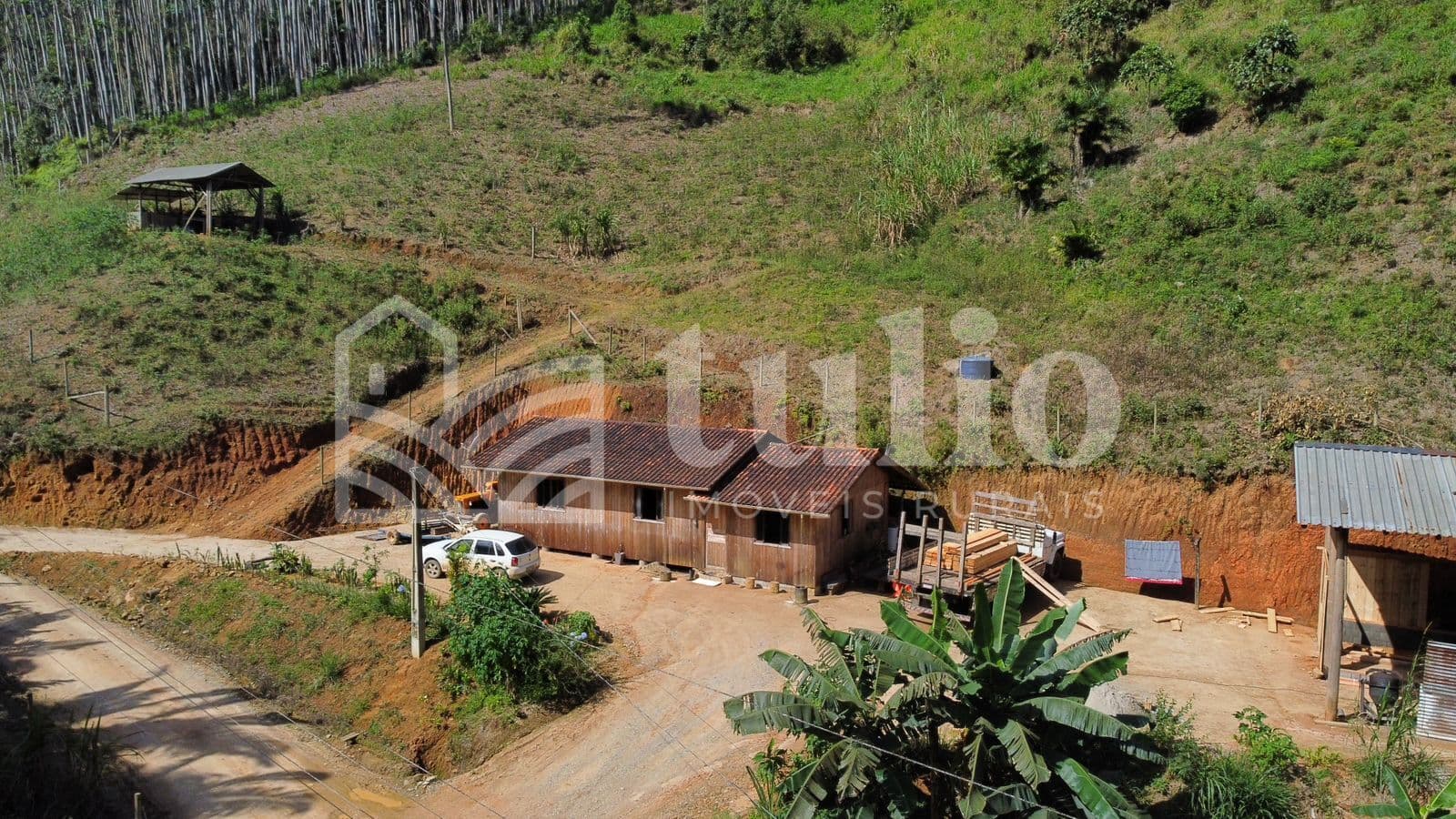 Sítio com linda cachoeira em Canelinha-SC