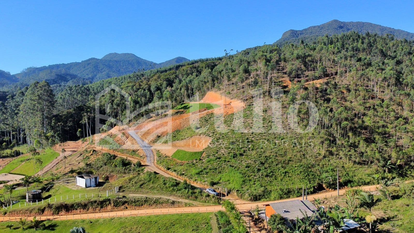Terreno de sítio com vista panorâmica para as montanhas de Canelinha-SC