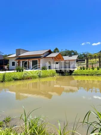 Linda casa de campo a venda no município de Canelinha/SC
