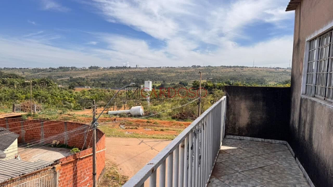 Casa, Sobrado em Samambaia, com 5 quartos, área de lazer, QR 606 samambaia norte DF