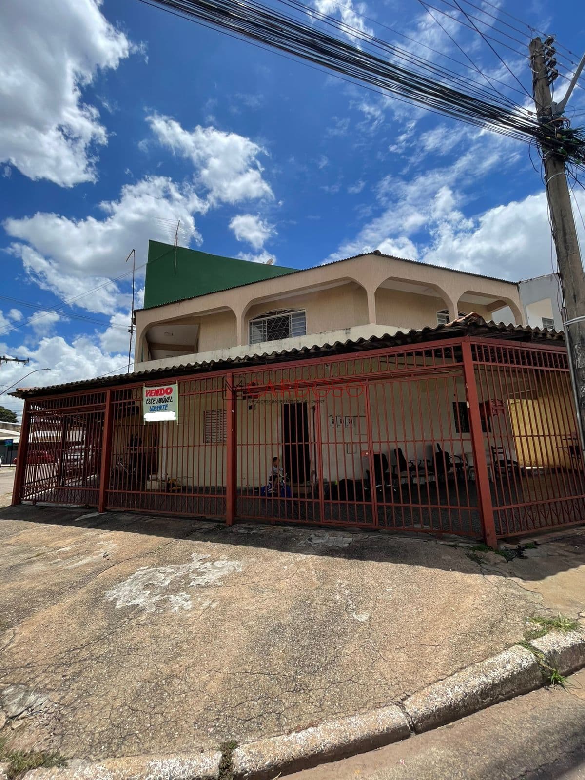 Casa 03 quartos em Samambaia, QR 318, Escriturado, sobrado, com renda, perto do metrô - d67