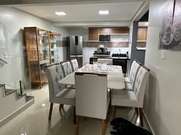 Casa 3 pavimentos, 3 quartos, suíte, planejados e lazer D36
