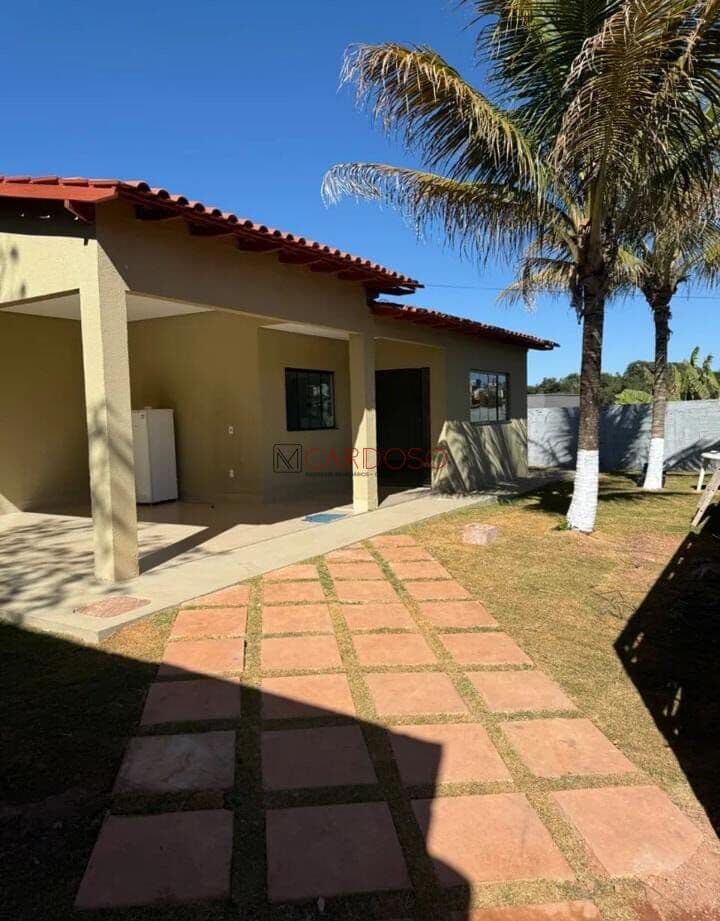Casa 04 Quartos, em Condomínio fechado Na Sha Conjunto 04, lote 800 metros, reforamada, aceito carro