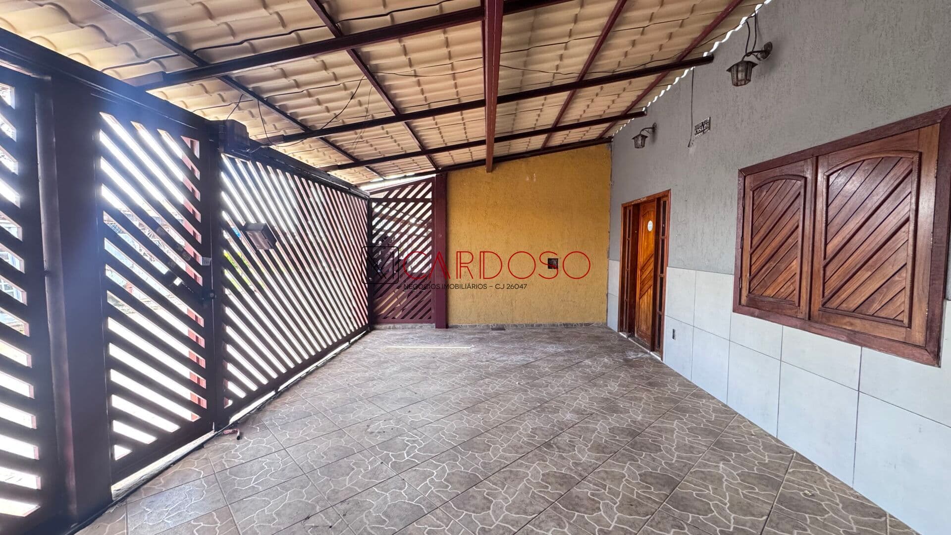 Casa 02 quartos em Samambaia Norte DF, aceita financiamento e FGTS, próximo do metrô