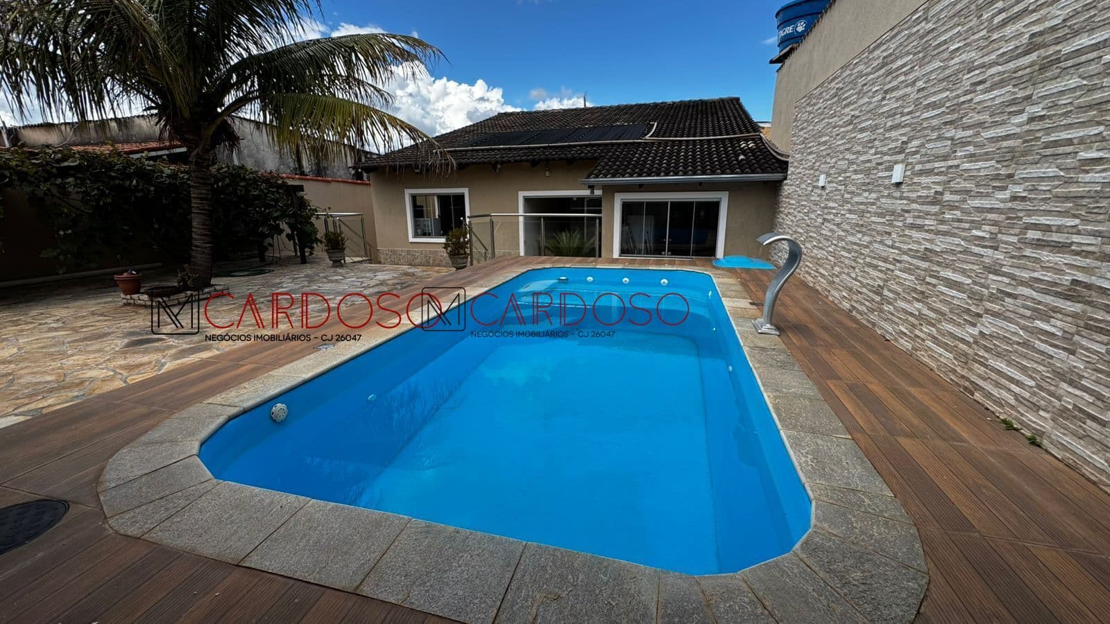 Casa Reformada com 3 Quartos, 2 Suítes e Lazer Completo em Arniqueiras - 51