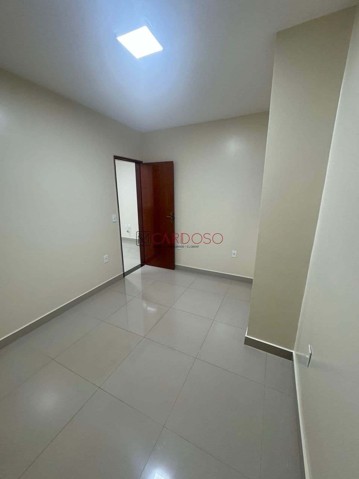 Apartamento 2 quartos, Riacho Fundo II, cozinha americana, Portão eletrônico, lore escriturado