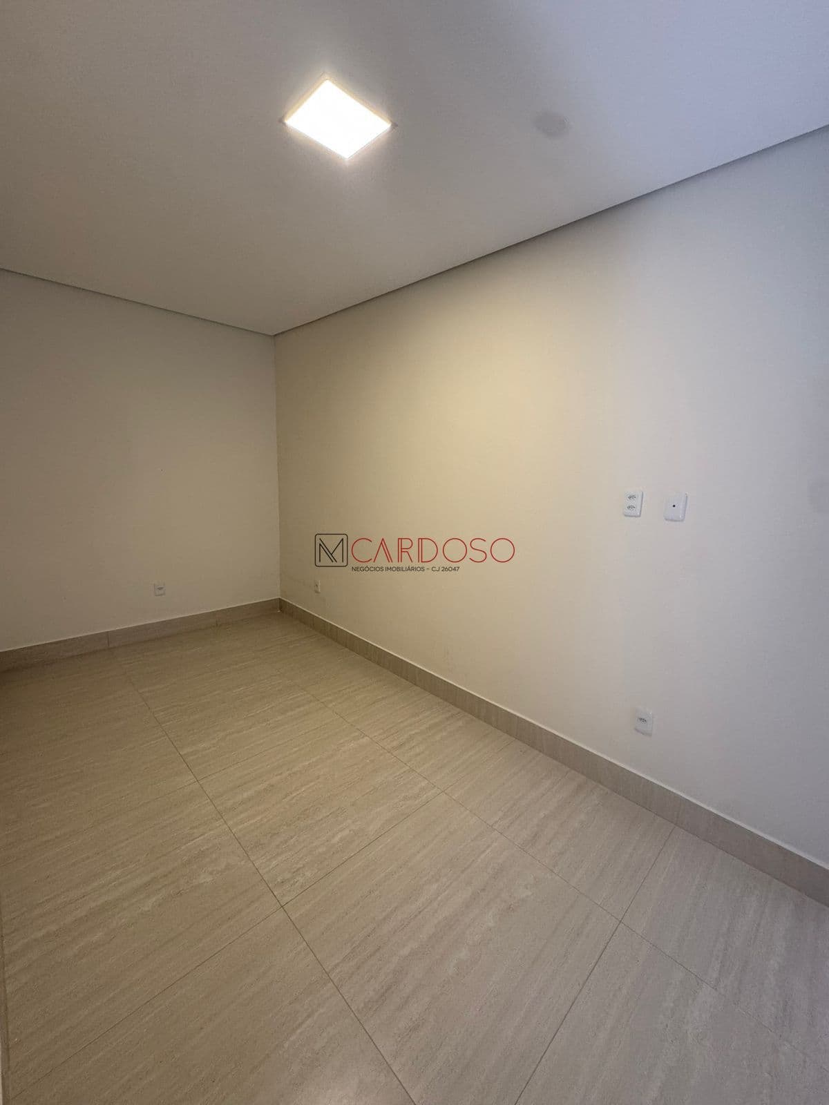 CASA DE ALTO PADRÃO À VENDA 3 QUARTOS 2 SUÍTES QR 604 SAMAMBAIA NORTE DF
