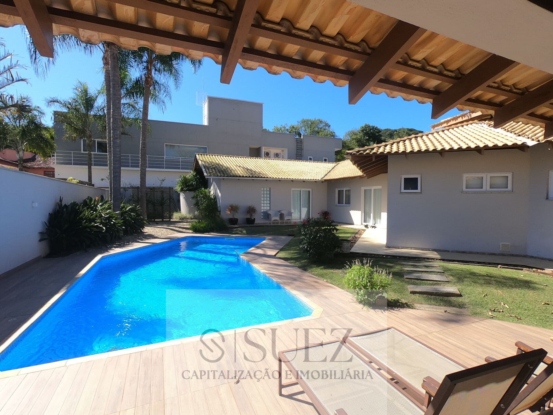 Linda casa no CIty Figueiras com 4 suites