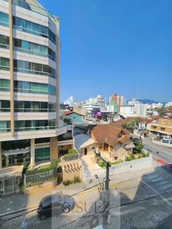 Apartamento com 1 suíte e 2 demi suítes no bairro Vila Nova