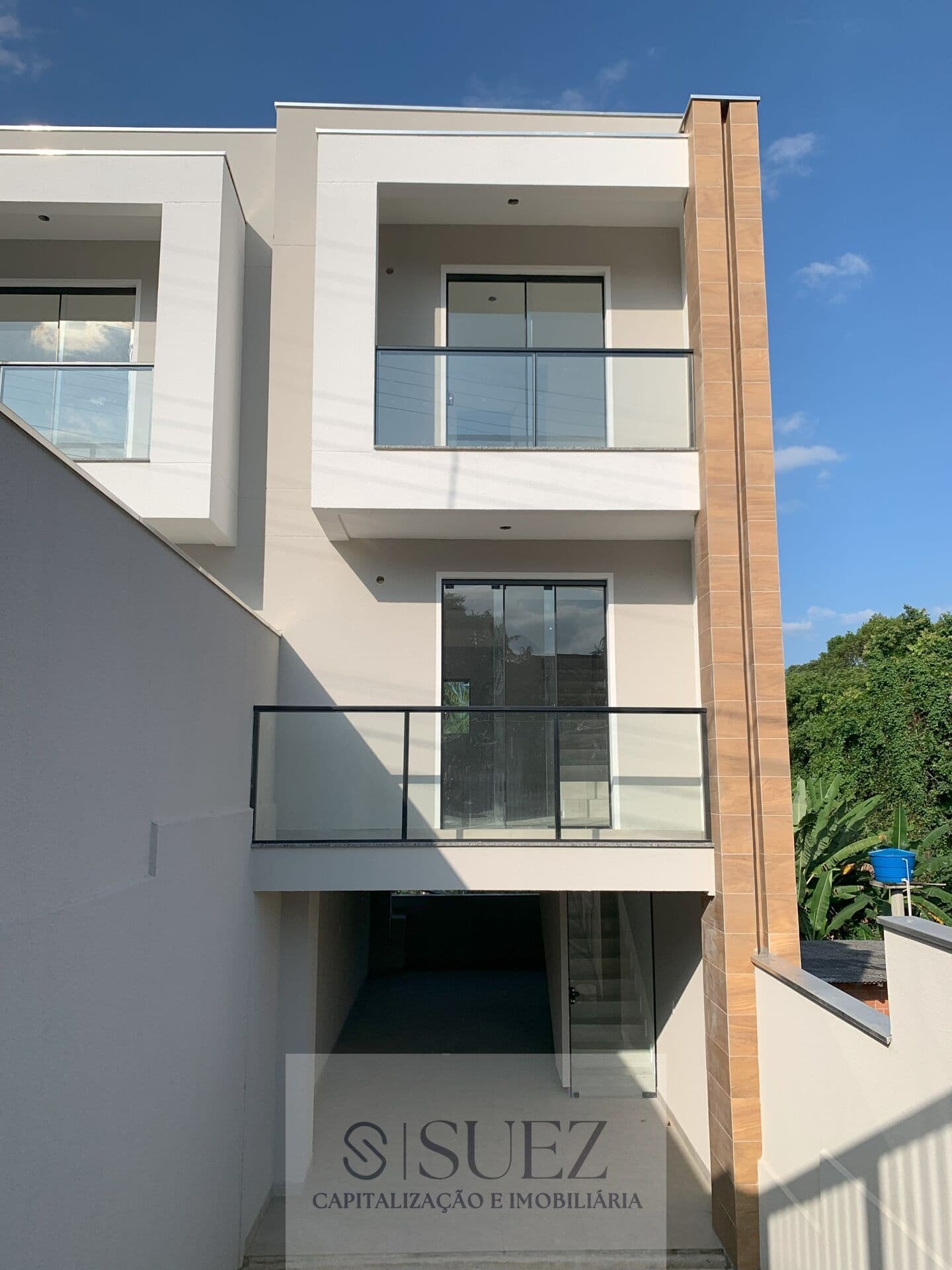 Sobrado Triplex com 2 dormitórios pronto para morar no bairro Itoupava Central.