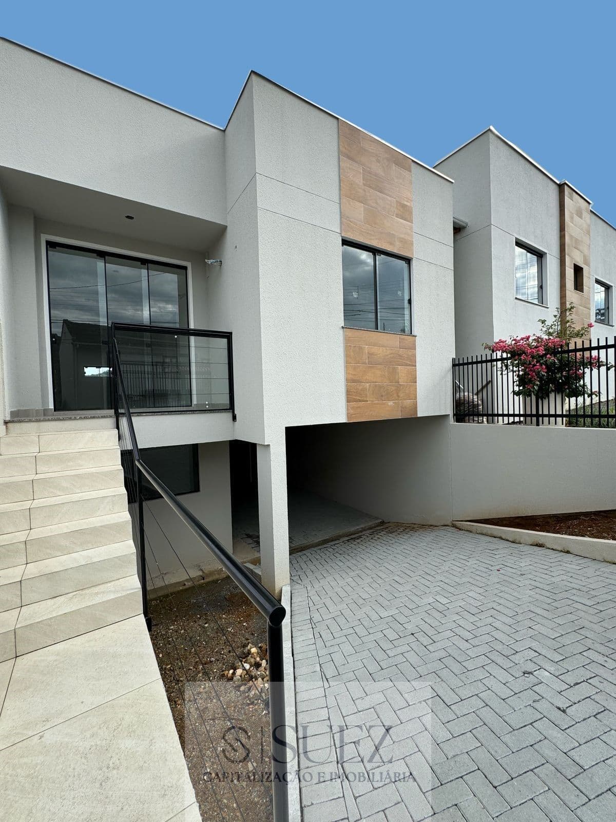 Sobrado com 3 dormitórios sendo 2 suites e 127m2 na Itoupava Central