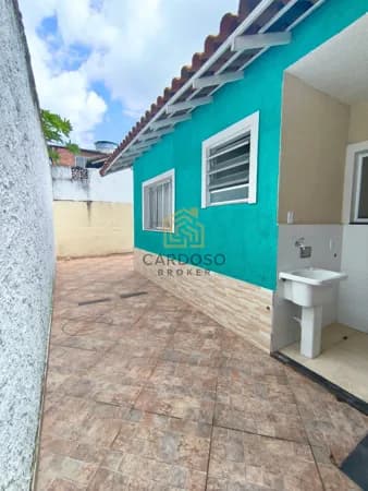 Casa na Av. Carlos Lacerda - Areal