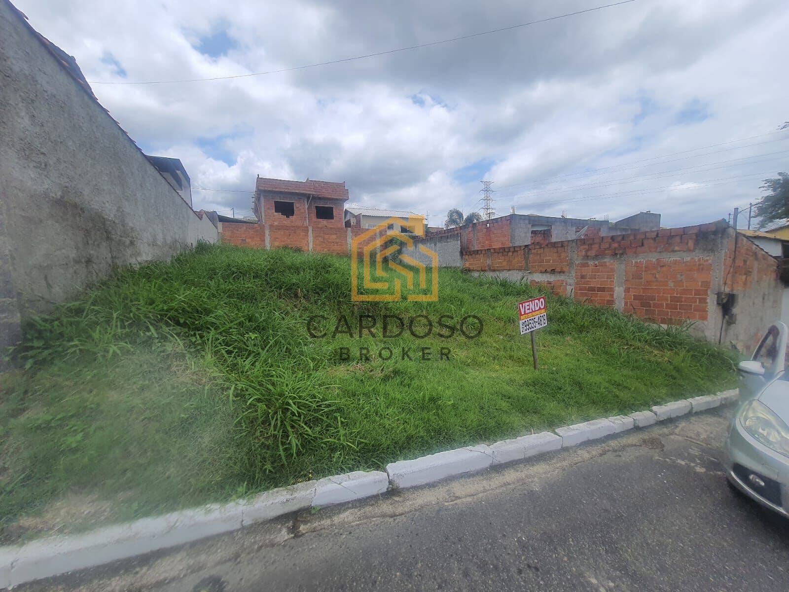 TERRENO NO CONDOMÍNIO COTRINS