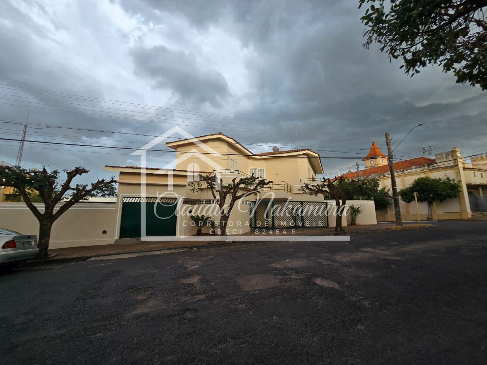 Sobrado em Mirandópolis - Centro