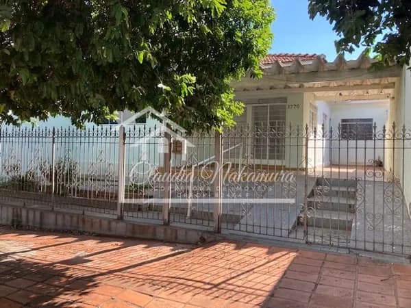Casa em Mirandópolis - Centro