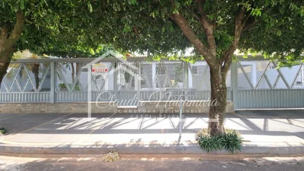 Casa em Mirandópolis - Centro