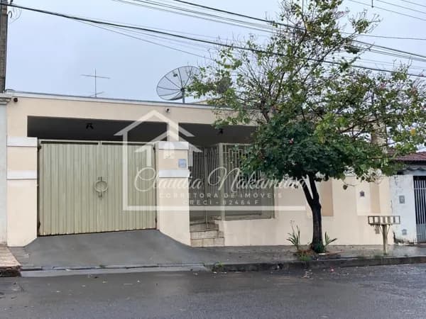 Casa em Mirandópolis - Centro
