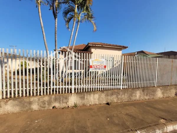 Casa em Mirandópolis - Centro