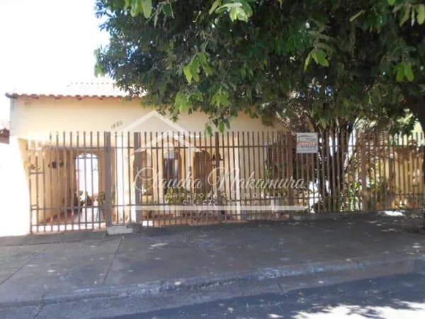 Casa em Mirandópolis - Centro