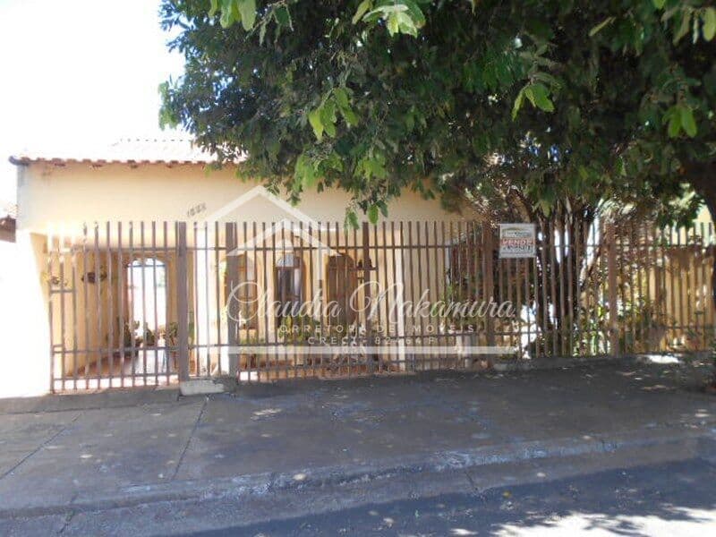 Casa em Mirandópolis - Centro