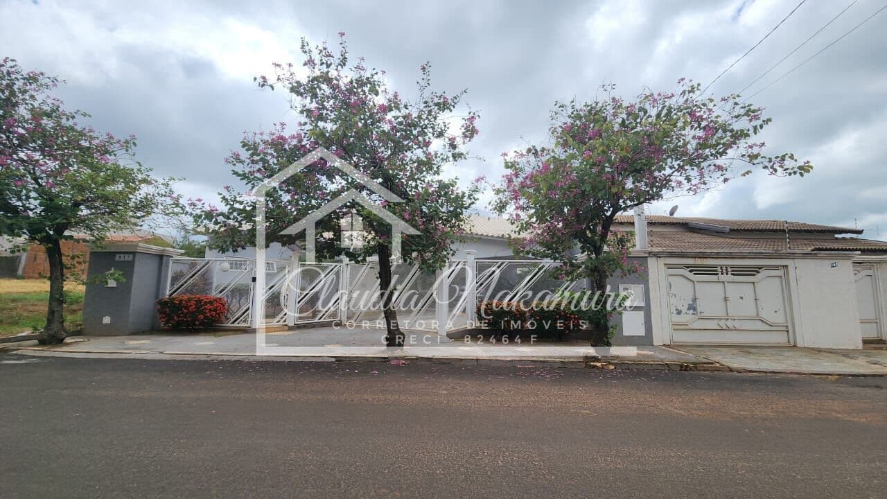 Casa em Mirandópolis - Centro