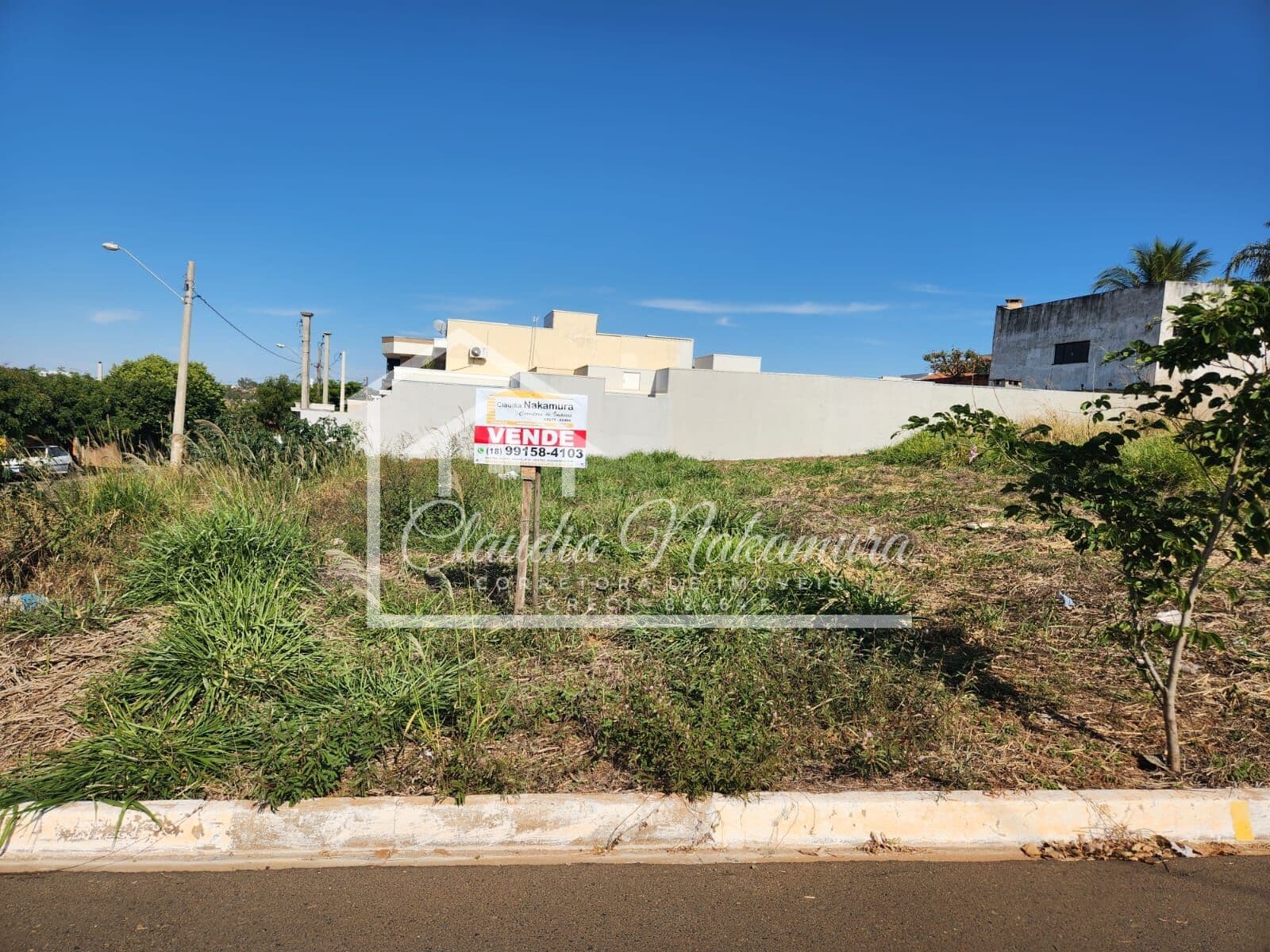 Lote/Terreno em Mirandópolis - Residencial Parque Village