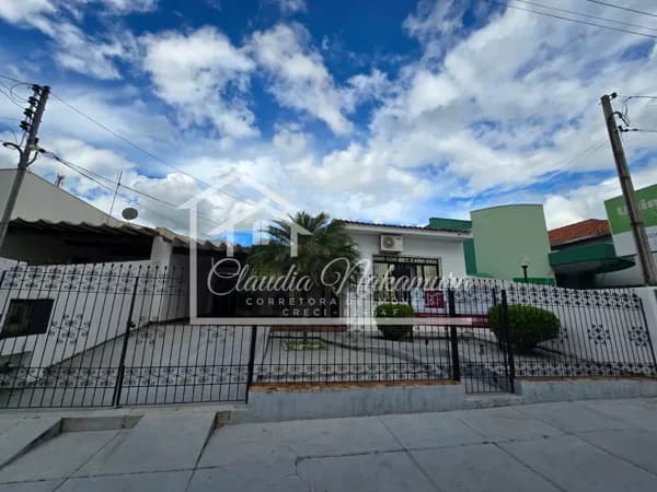 Casa em Mirandópolis - Centro
