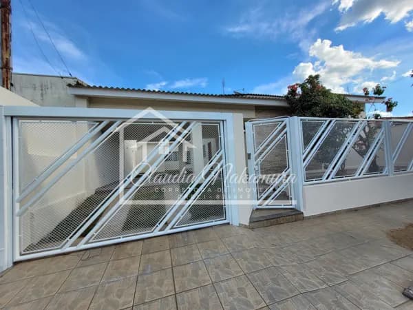 Casa em Mirandópolis - Centro